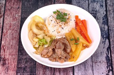 Tayland Yasemin pirinç pilav ile dilimlenmiş por Amerikan Kore tarzında