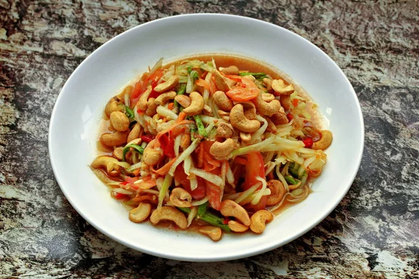 Tayland popüler tarifi, baharatlı ve ekşi karışık sebze salata ile p