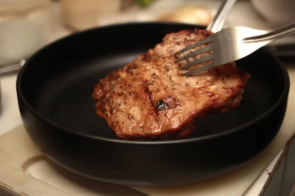 Hecho en casa, Listo servido de carne de cerdo . — Foto de Stock