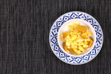 Delicious akış tatlı mısır, kabak ve, Hindistan cevizi mi ginkgo