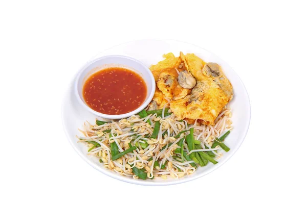 Thajské jídlo, sázené vejce a ústřice s fazolové klíčky a šalotkou jako — Stock fotografie