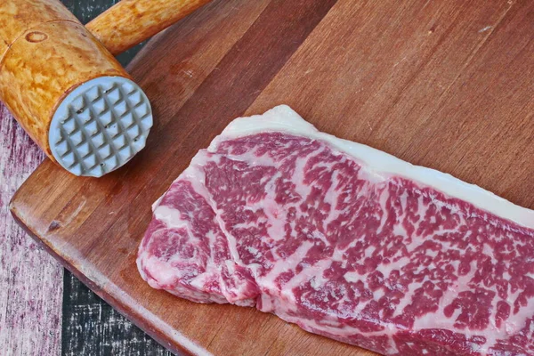 Ready Raw Fresh Steak Wagyu Beef Ms5 Meat Hammer Butcher — Stock Photo, Image