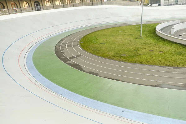 Cinta de correr en un estadio deportivo — Foto de Stock