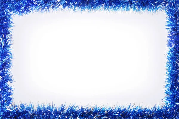 beyaz zemin üzerine mavi Noel tinsel çerçeve