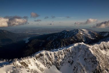 Dağlar karla kaplı