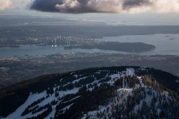 Grouse Mountain e Vancouver City — Foto Stock