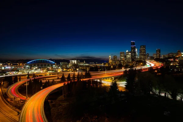 Şehir merkezinin uzun pozlama Seattle — Stok fotoğraf