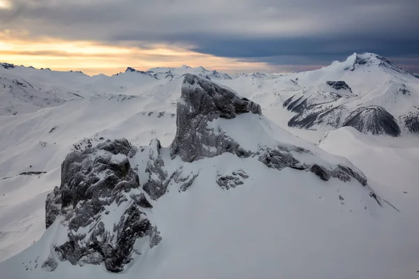 Śniegu góry pokryte — Zdjęcie stockowe