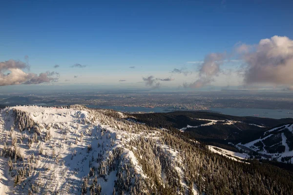 Cypress Mountain com Vancouver City — Fotografia de Stock