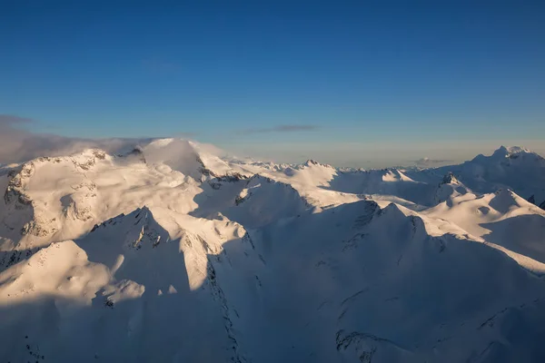 Montagne innevate — Foto Stock