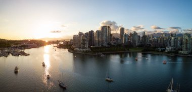Şehir şehir at False Creek