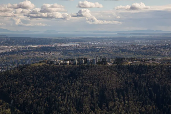 Burnaby Mountain con Vancouver City — Foto de Stock