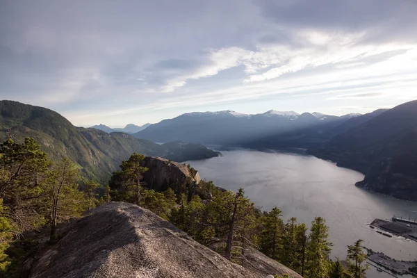 Mixal Lake Sunshine Coast British Columbia Canada Tijdens Een Bewolkt — Stockfoto