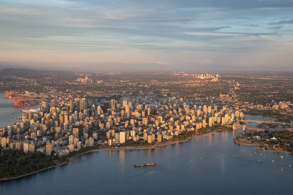 Vista Aérea Del Centro Vancouver Canadá Durante Una Nebulosa Puesta — Foto de Stock