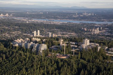 Sfu Burnaby dağ, Vancouver, British Columbia, Kanada üzerine havadan görünümü.