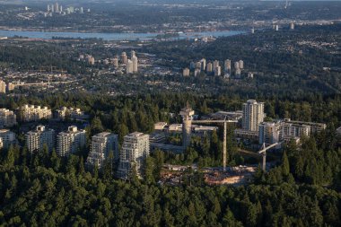 Sfu Burnaby dağ, Vancouver, British Columbia, Kanada üzerine havadan görünümü.