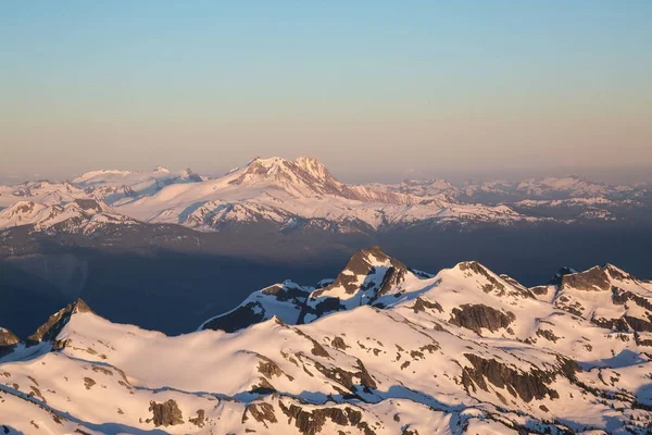 Tantalos aralığının hava manzaralı. Squamish Kuzey Vancouver, British Columbia, Kanada alınan.