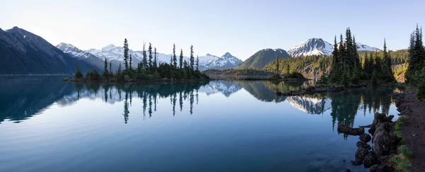 Panoramic Landscape View Beautiful Rocky Islands Glacier Lake Mountains Background — Stock Photo, Image