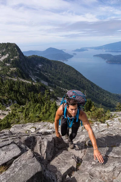 Hispanic Male Adventurer Hiking Top Mountain Sunny Summer Day Picture — Stock Photo, Image