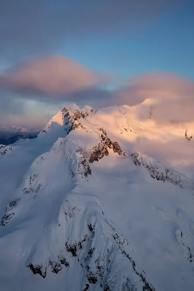 Σουρεαλιστικό Τοπίο Αεροφωτογραφία Των Βουνών Γύρω Από Τάνταλος Φάσμα Κοντά — Φωτογραφία Αρχείου