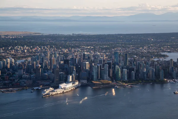 Luftaufnahme Der Innenstadt Von Vancouver Britische Kolumbia Kanada Vor Sonnenuntergang — Stockfoto