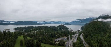 Horseshoe Bay Howe ses Vancouver, British Columbia'da yapılacak bakan havadan görünümü.