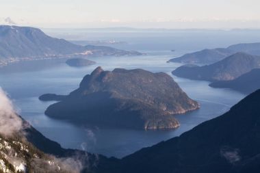 Örs, Gambier, Bowen ve Howe ses Bowyer Island hava görünümünü. Vancouver, British Columbia, Kanada kuzeyindeki alınan.