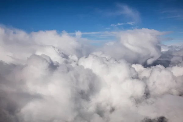 Cumulus Bulutları Katmanının Mavi Gökyüzünün Havadan Görünümü — Stok fotoğraf