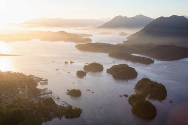 Estevan parlak güneşli gün batımında