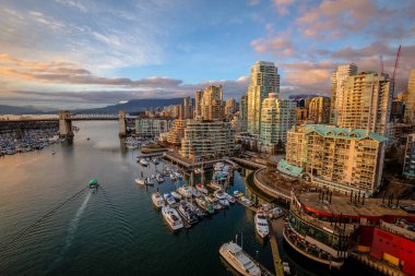 Konut False Creek