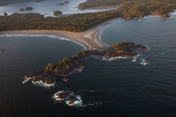 Chesterman Beach and Frank Island — Stock Photo, Image