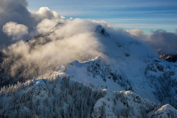 Vista Aérea Paisagem Das Montanhas Costeiras Norte Vancouver Colúmbia Britânica — Fotografia de Stock