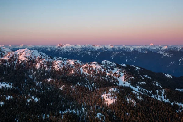 Vista Aérea Montaña Seymour Durante Una Colorida Puesta Sol — Foto de Stock