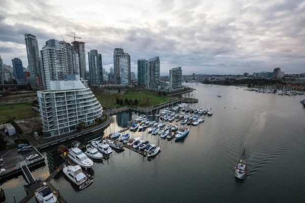 Flygfoto Downtown Vancouver Byggnader Molnig Morgon Soluppgång Bild Tagen False — Stockfoto