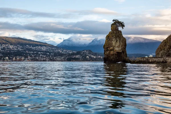 Weergave Van Vroege Ochtend Van Siwash Rock Stanley Park Met — Stockfoto