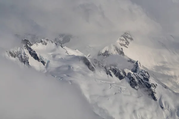 Rocky Mountain Vrcholy Vzdálené Ledovce Britské Kolumbii Kanada — Stock fotografie