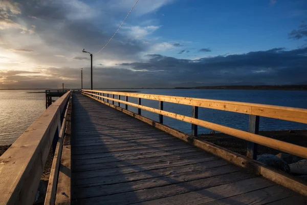 Beautiful sunset at the beach — Stock Photo, Image