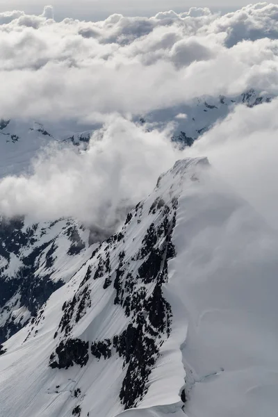 Pico remoto de montaña — Foto de Stock