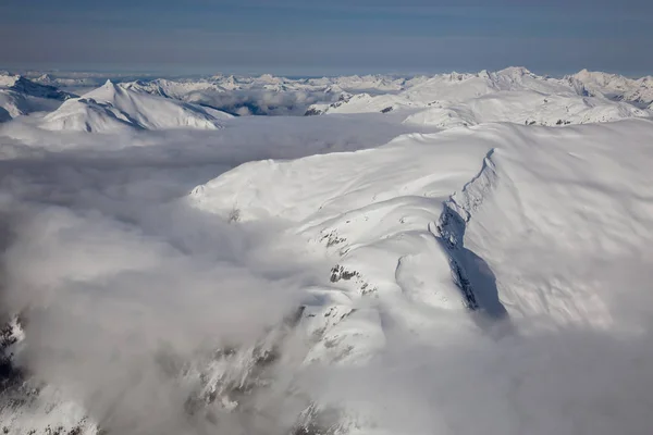 雪の山の風景 — ストック写真