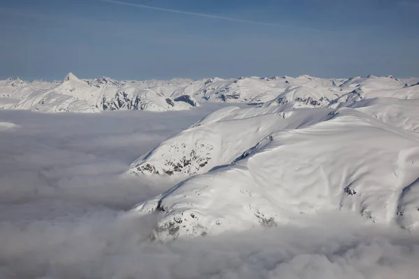 雪の山の風景 — ストック写真