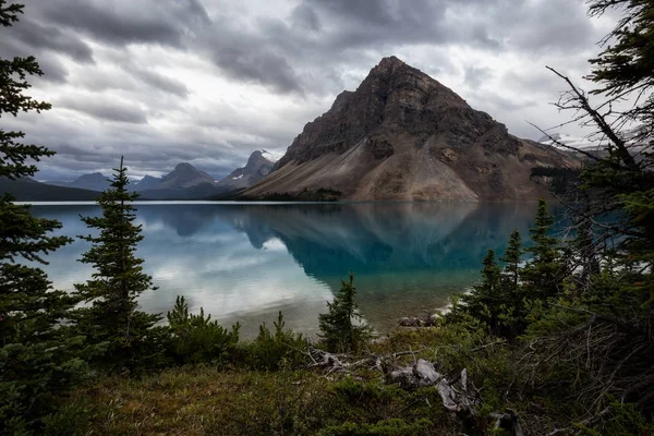 Schöne Landschaftsansicht Von Bow Lake Banff Nationalpark Alberta Canada Aufgenommen — Stockfoto