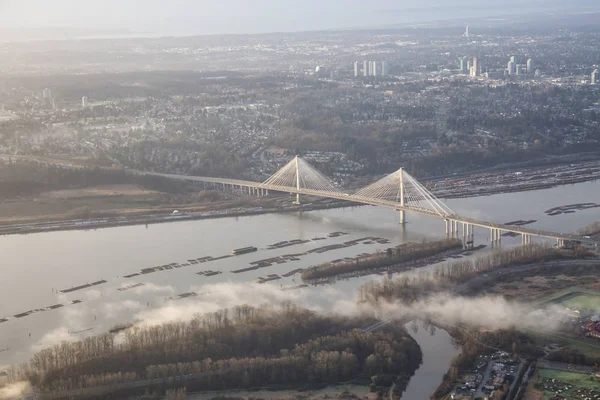 Légi Felvétel Fraser Folyó Port Mann Híd Kora Reggel Vett — Stock Fotó