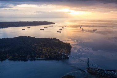 Lions Gate ve Stanley Park anteni