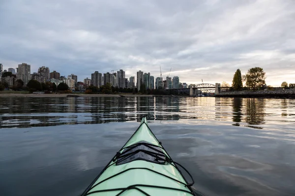 Zee kajakken in Dowtown Vancouver — Stockfoto