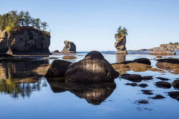 Paisagem cênica na costa do oceano — Fotografia de Stock