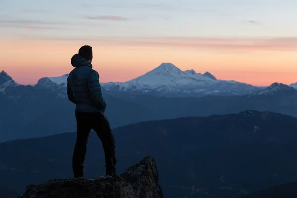 Adventurous Man Standing Top Mountain Enjoying Beautiful View Sunset Taken — Stock Photo, Image