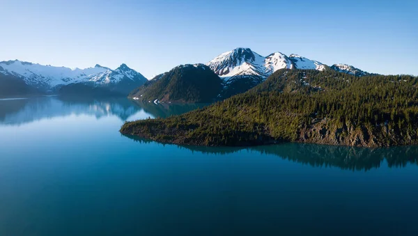 Bellissimo Panorama Sul Lago Dei Ghiacciai Con Isole Rocciose Montagne — Foto Stock