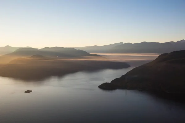 Aerial liggande vy av Howe Sound — Stockfoto