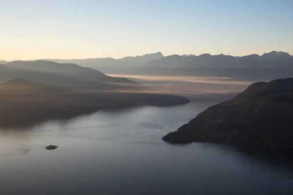 Luchtfoto landschapsmening van Howe Sound — Stockfoto