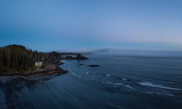 Paisaje escénico en la costa del océano — Foto de Stock